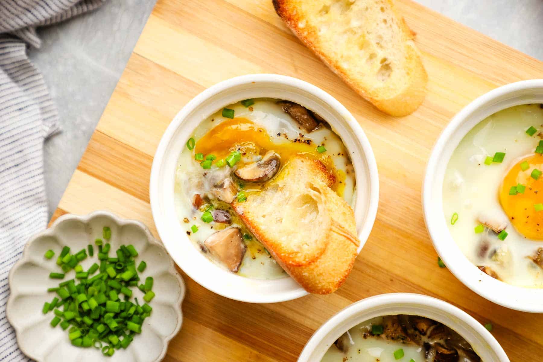 How to Make Elegant French Baked Eggs (Oeufs Cocotte) Easily